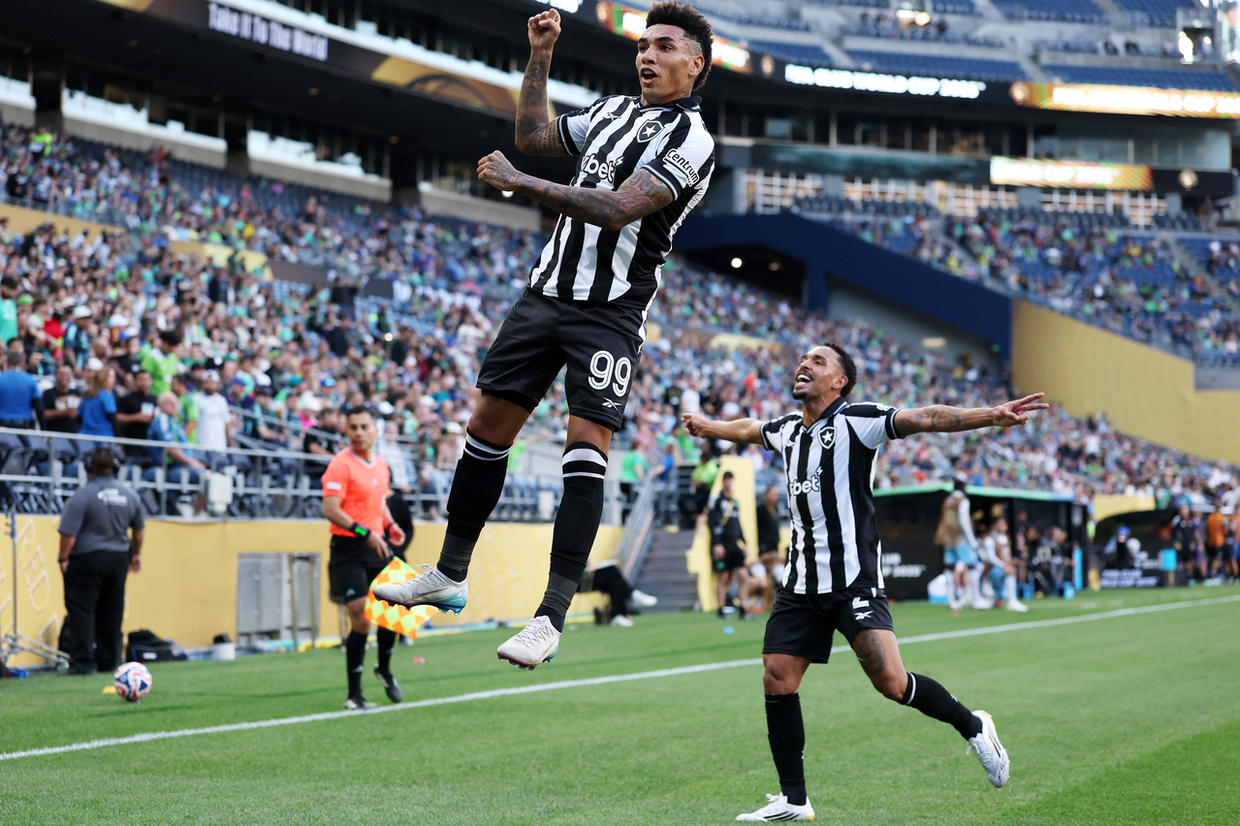 Botafogo muffle Sounders to claim opening win