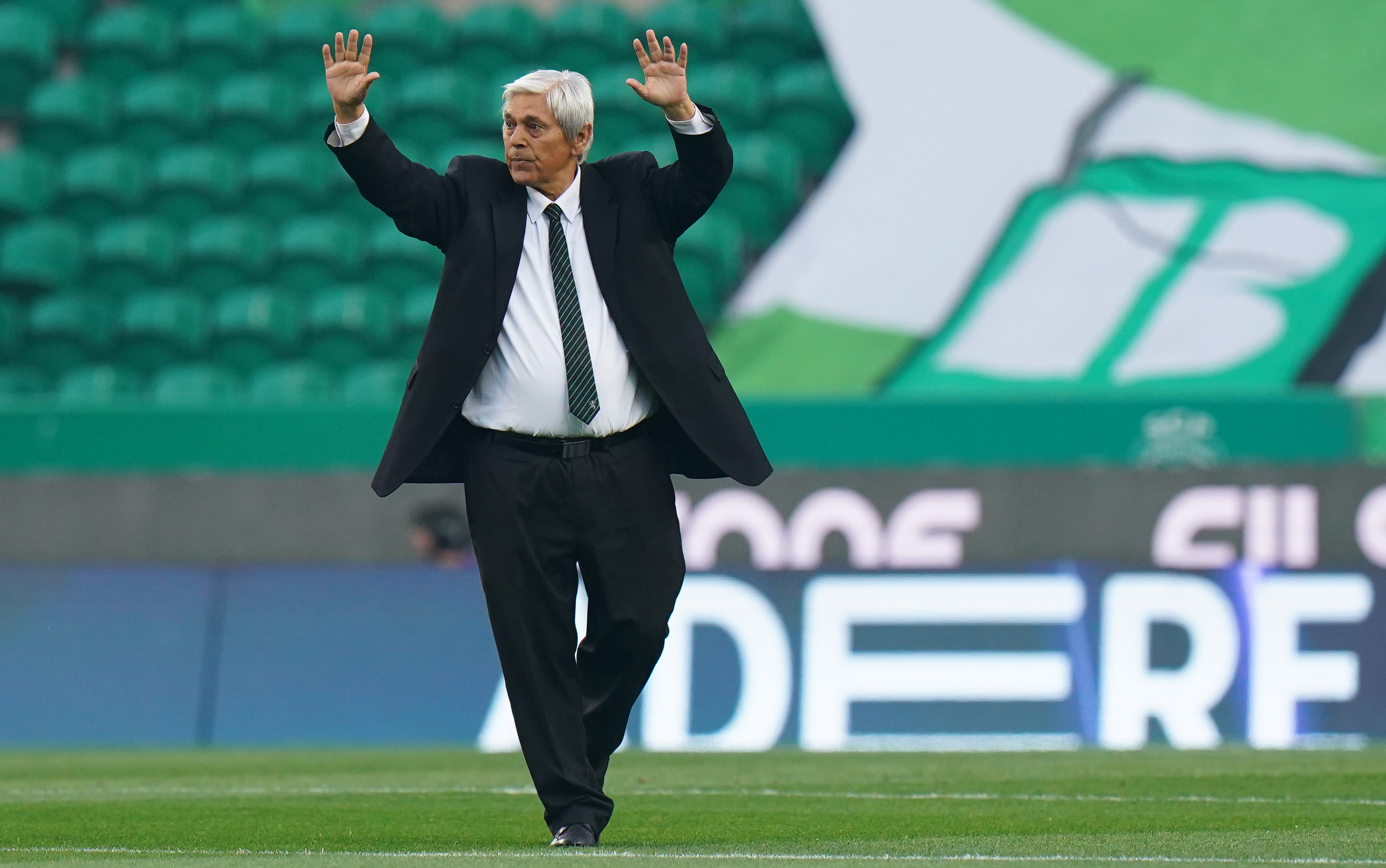 Sporting legend Manuel Fernandes hails the Lisbon crowd in 2023