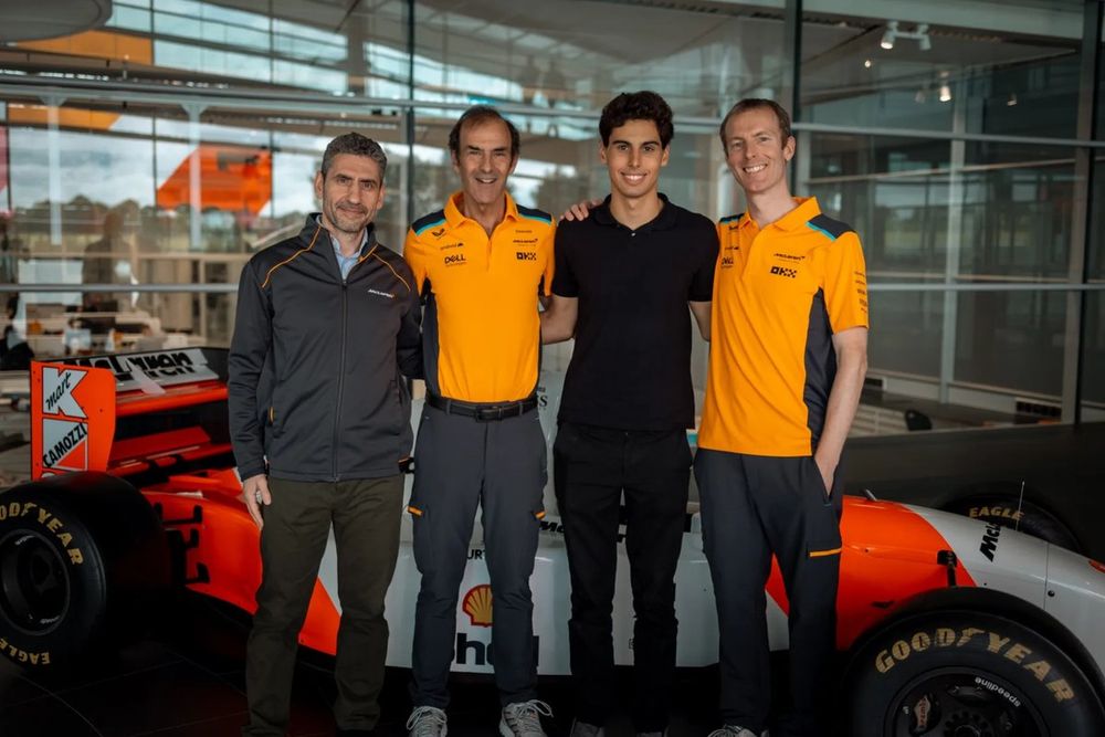 Gabriel Bortoleto, Andrea Stella, McLaren, Emanuele Pirro, Director, McLaren Driver Development programme