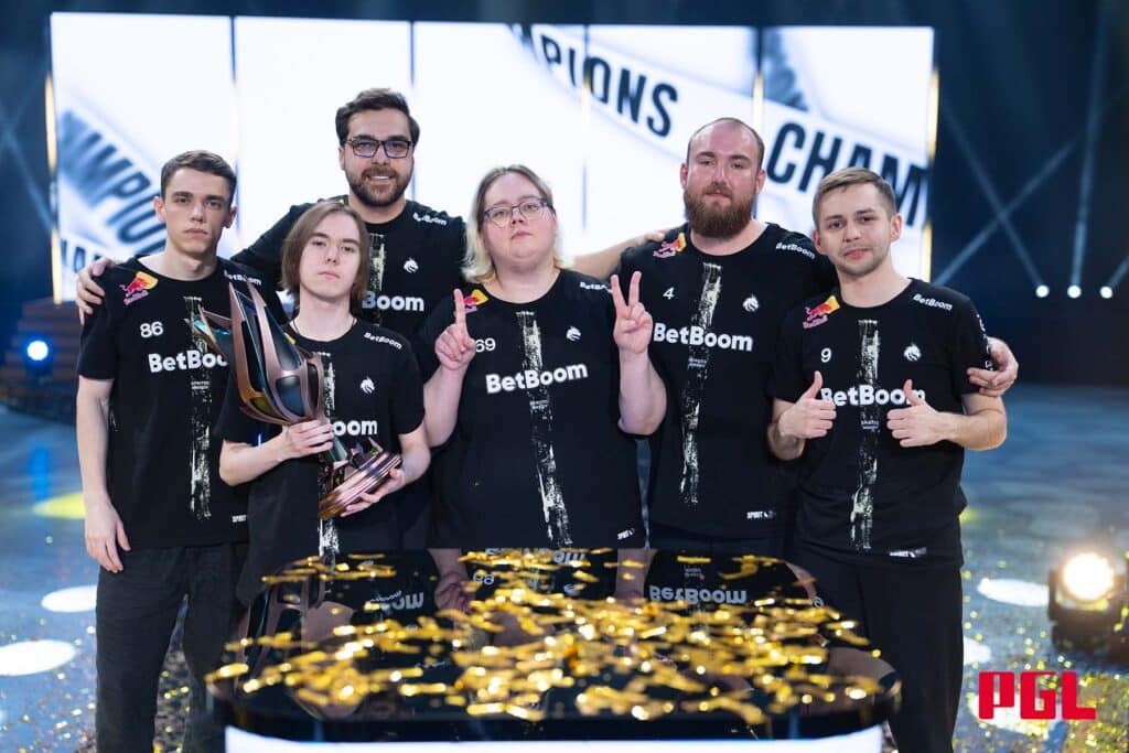 Image of Team Spirit CS2 posing on stage at PGL Astana 2025