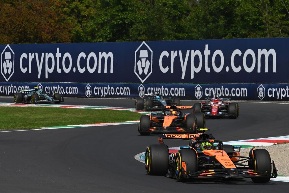 Charles Leclerc, Ferrari, Lando Norris, McLaren, Oscar Piastri, McLaren