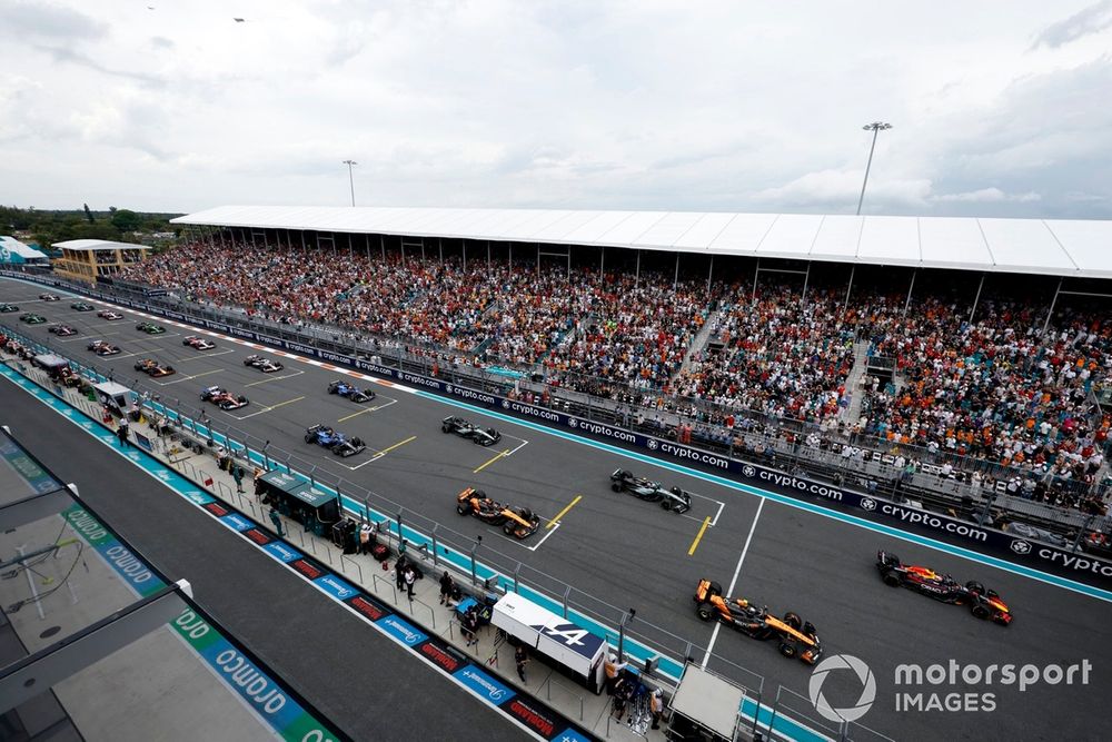 Lando Norris, McLaren, Max Verstappen, Red Bull Racing