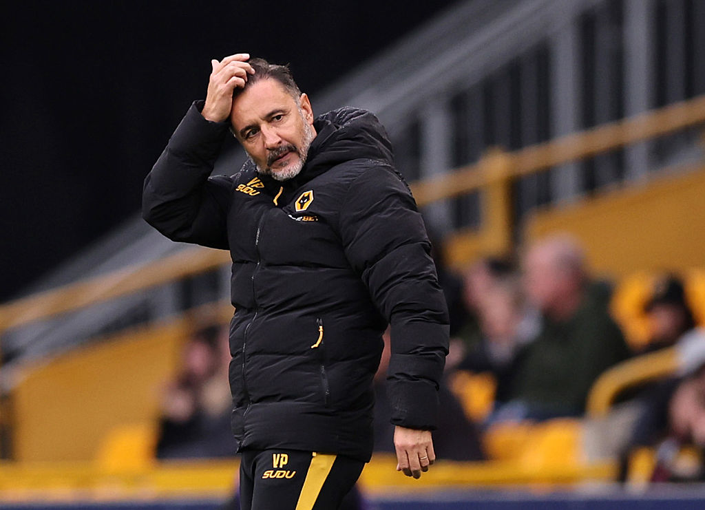 WOLVERHAMPTON, ENGLAND - SEPTEMBER 20: Vitor Pereira manager / head coach of Wolverhampton Wanderers reacts during the Premier League match between Wolverhampton Wanderers and Leeds United at Molineux on September 20, 2025 in Wolverhampton, England. (Photo by Catherine Ivill - AMA/Getty Images)