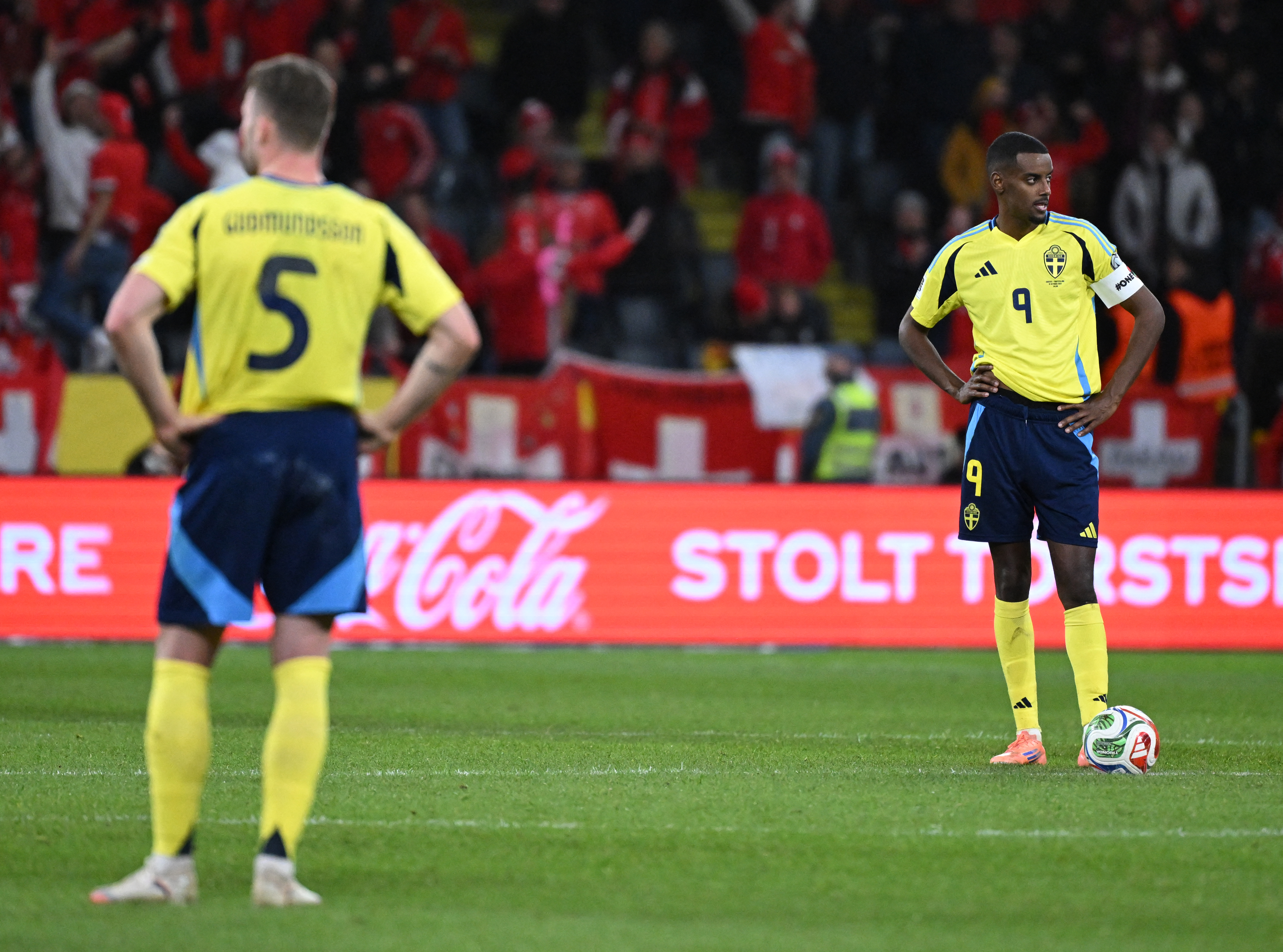Sweden's forward #09 Alexander Isak reacts after the second goal for Switzerland during the 2026 World Cup qualifiers Europe zone group B football match between Sweden and Switzerland on October 10, 2025 in Solna, Sweden. (Photo by Jonathan Nackstrand / AFP)