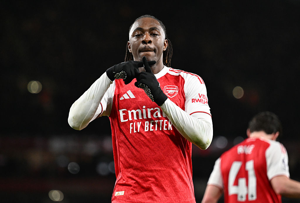 LONDON, ENGLAND - NOVEMBER 23: Eberechi Eze of Arsenal celebrates scoring his team's fourth goal during the Premier League match between Arsenal and Tottenham Hotspur at Emirates Stadium on November 23, 2025 in London, England. (Photo by David Price/Arsenal FC via Getty Images)