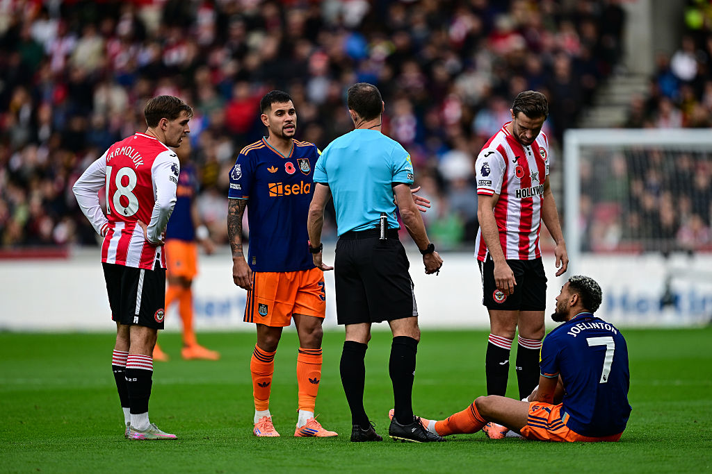 BRENTFORD, ENGLAND - NOVEMBER 09: The Premier League match between Brentford and Newcastle United at Gtech Community Stadium on November 09, 2025 in Brentford, England. (Photo by Serena Taylor/Newcastle United via Getty Images)
