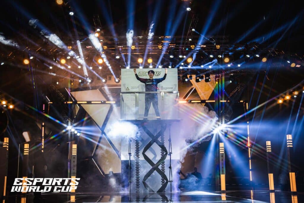 Image of Go1 celebrating Fatal Fury victory at Esports World Cup