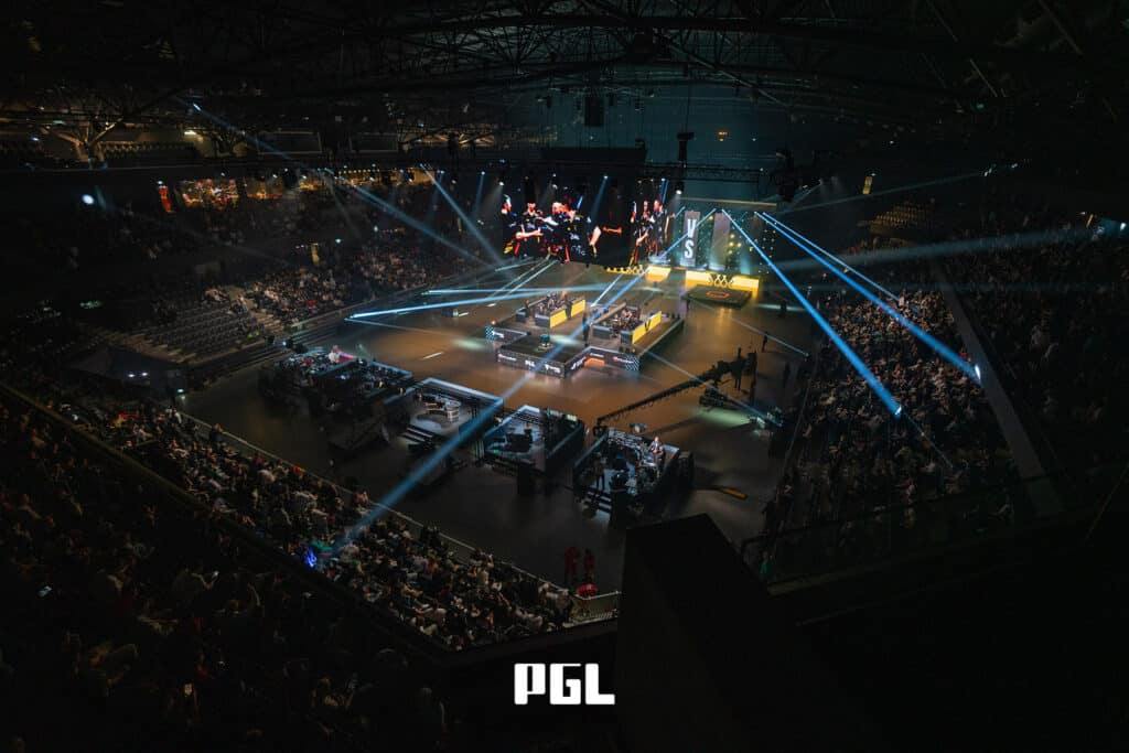 Image of PGL Cluj-Napoca 2026 stage surrounded by crowd