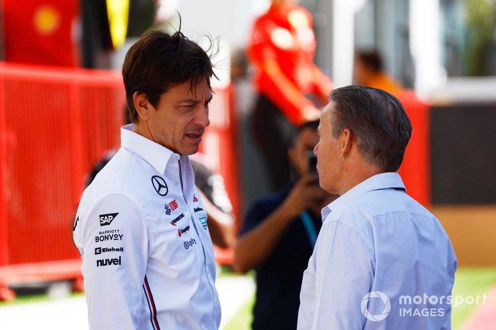 Toto Wolff, Team Principal and CEO, Mercedes-AMG F1 Team, speaks with Raymond Vermeulen, manager of Max Verstappen, Red Bull Racing