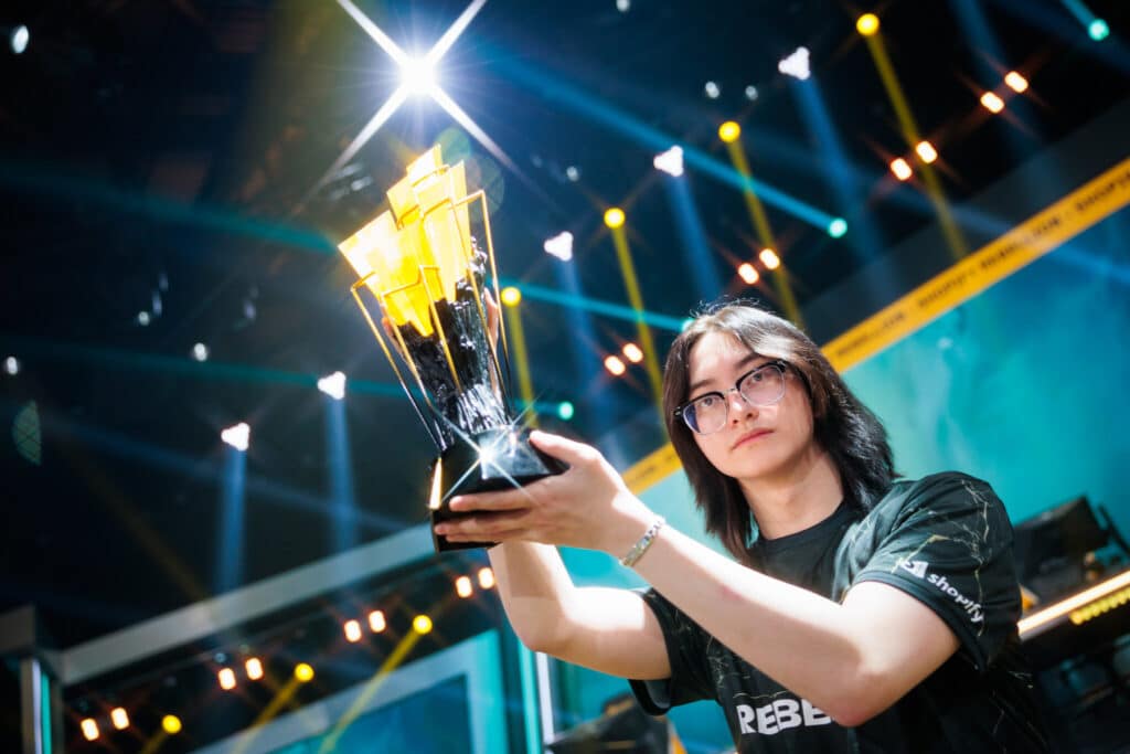 florescent winning VALORANT Game Changers Championship