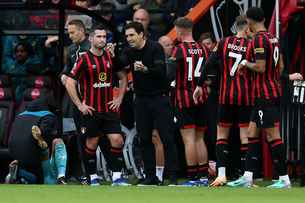 AFC Bournemouth manager Andoni Iraola communicating with his squad