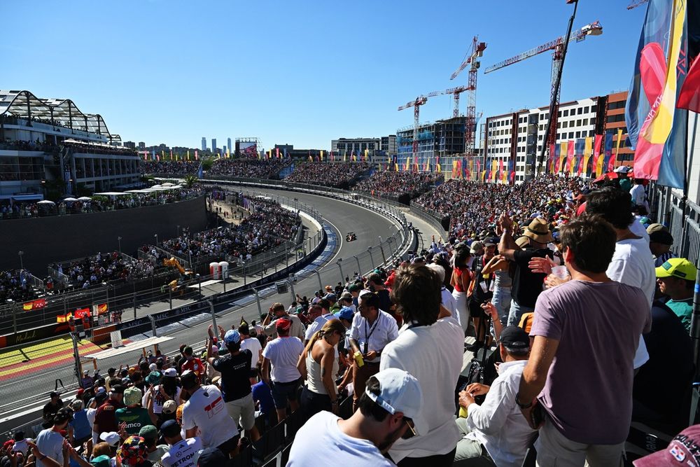 Competitors believe turns 5 and 6 require modifications, while Albon notes the banking fails to provide sufficient assistance