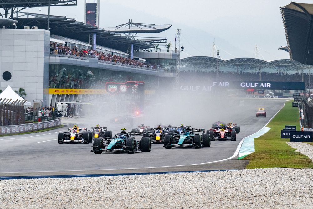 Andrea Kimi Antonelli, Mercedes, George Russell, Mercedes, race start